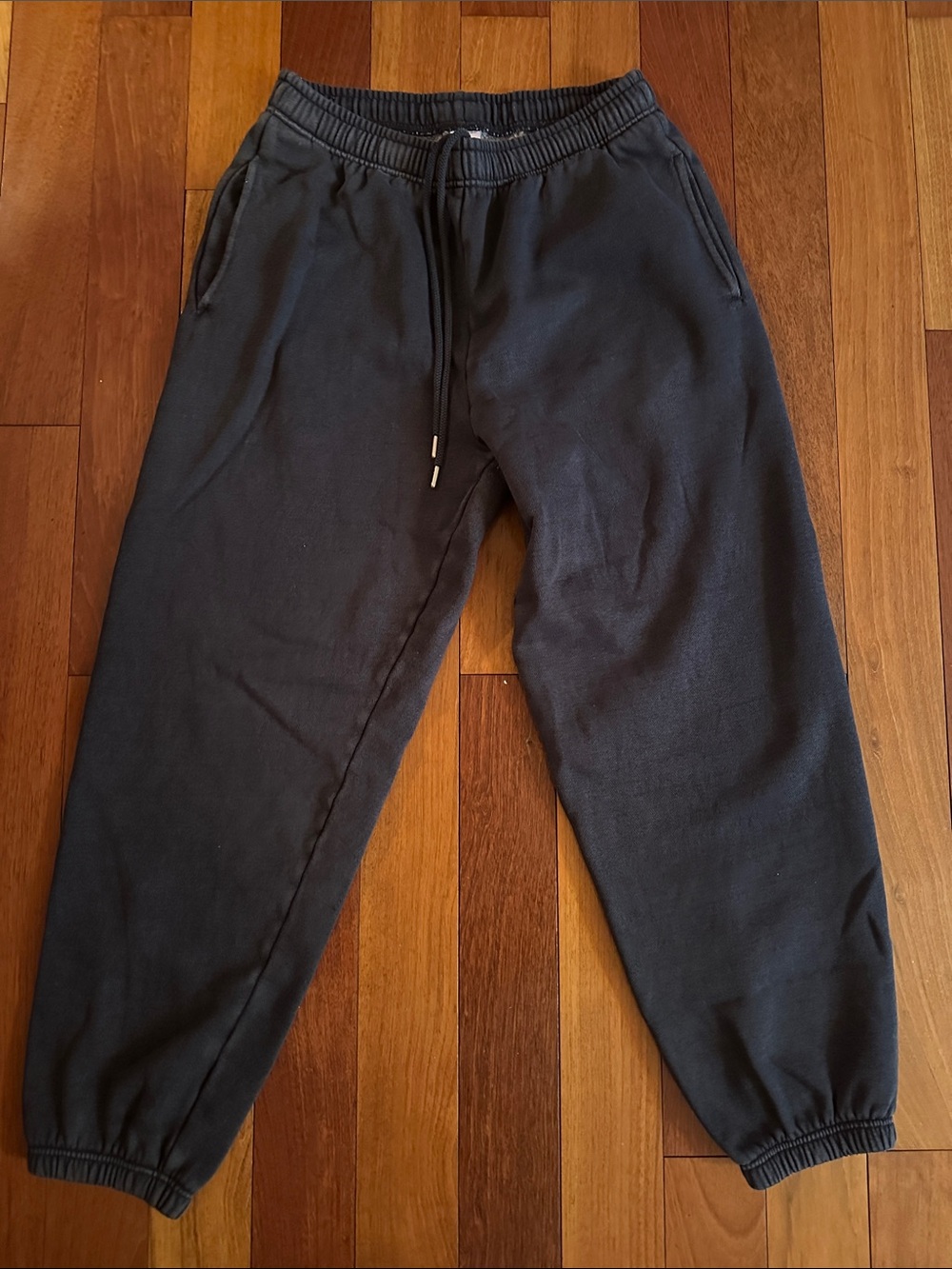 PINK Victoria's Secret Black Jogger Sweatpants With Rhinestone Back Emblem